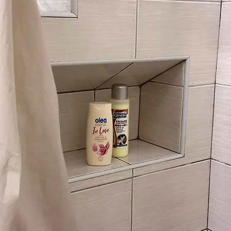 Golden Lily - Pet Friendly