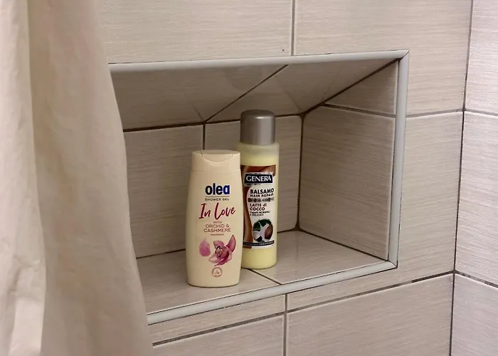 Golden Lily - Pet Friendly